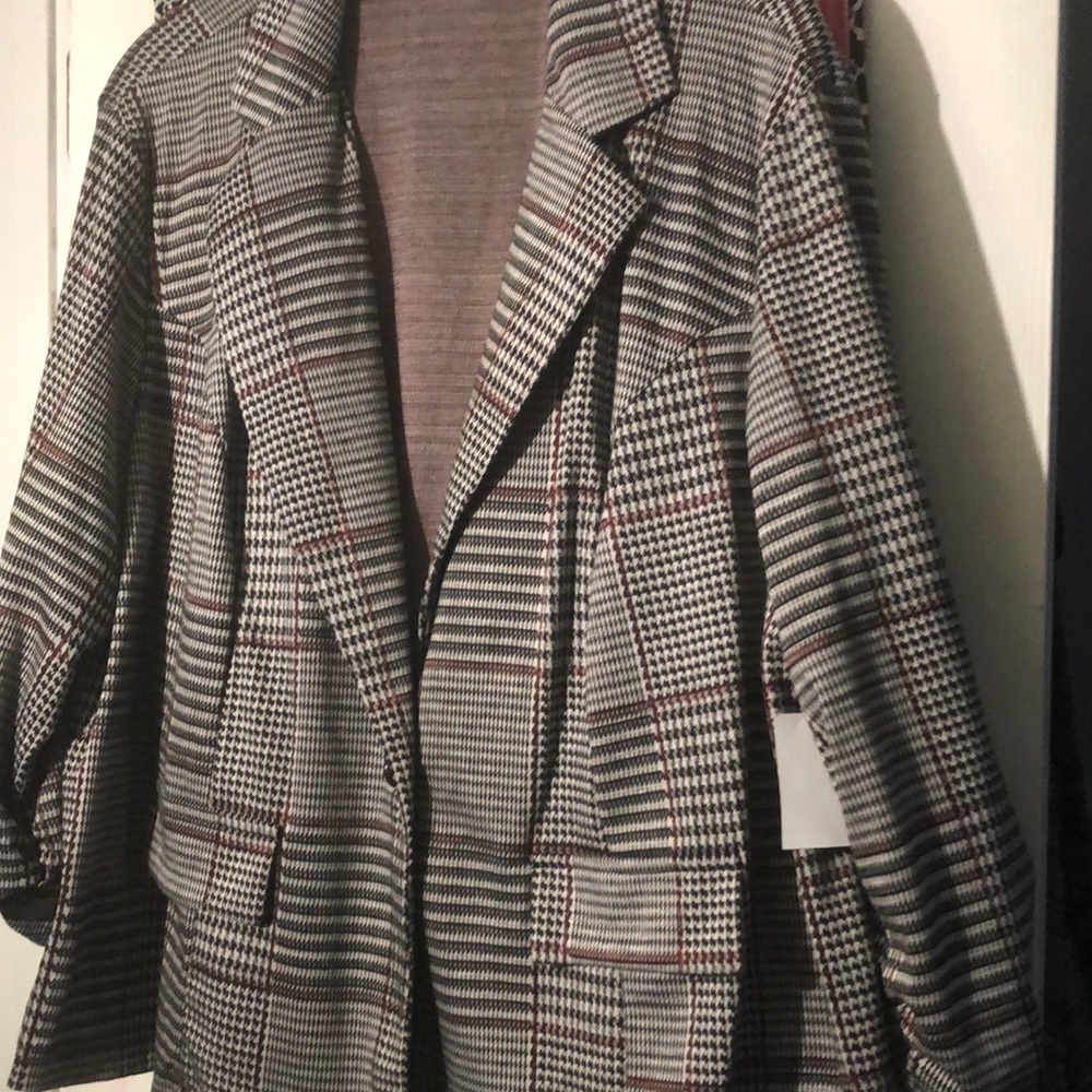 Plus sized houndstooth blazer from Charlotte Russe